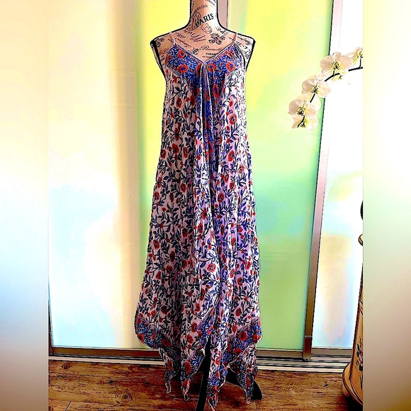 Dresses & Skirts - Holicow Maxi Dress